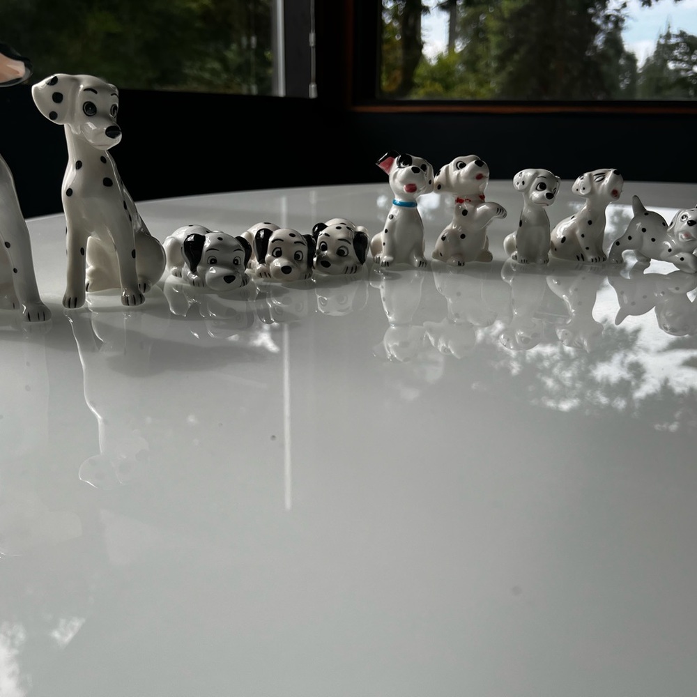Vintage Disney 101 Dalmatian Figurines - Picture 4 of 7